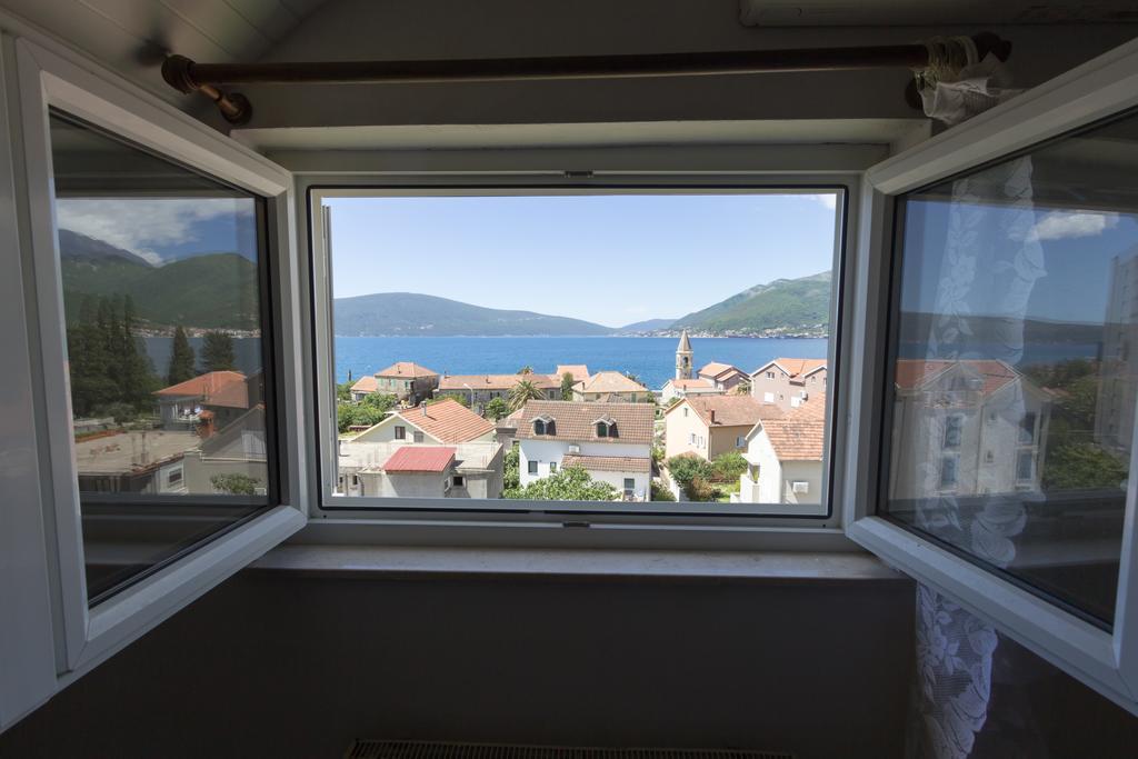 St. Roko Guest House Tivat Exteriör bild